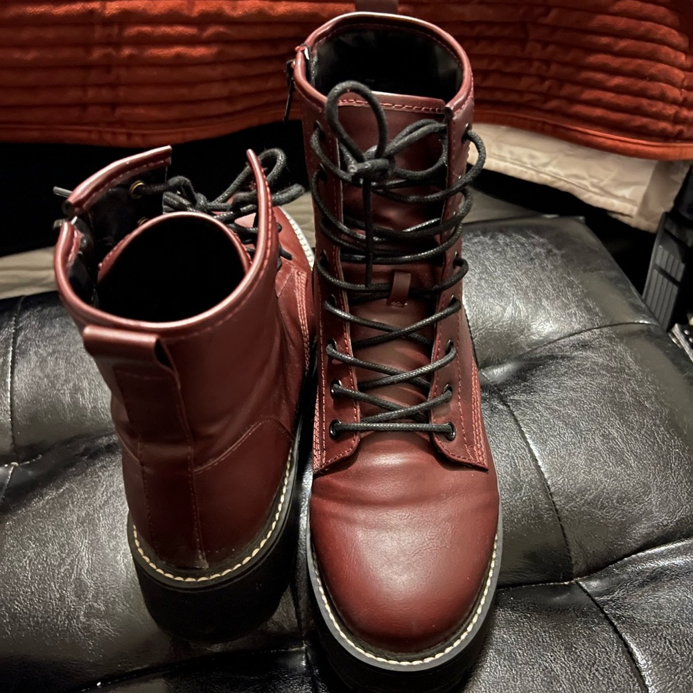 Madden Girl size 9 combat boots